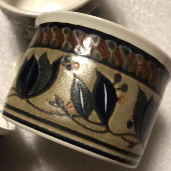 Mikasa Intaglio Arabella Cups Mugs - Set of 4 Cups - Picture 2 of 11